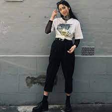 A grunge outfit itself involved lots of layers, meaning you have lots of choices when you want to make it look edgier. Streetoutfit Streetstyle Softaesthetic Aesthetic Autumn Art Rockstyle Rock Todayiwear Takoutfits Teengirls Teengirl Fashion Outfits Fashion Clothes