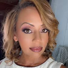 Τhere's movement with intent, hands that shape the setting, and a rhythm  that starts long before anyone sees it. #SantannaBeachClub #SantAnnaMykonos