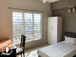 4 storey car park club house swimming pool gymnasium badminton court children's playground 24hr security shop surau kindergarten 10 min to ktm batu caves station deposit rm100. Find Rooms Condominium And Apartment For Rent In Batu Caves Malaysia Roomz Asia