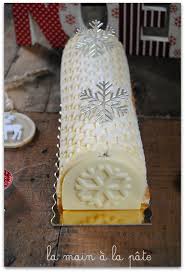 Buche Passion Insert Mangue Buche Aux Fruits Recette Dessert Noel Buche De Noel Aux Fruits