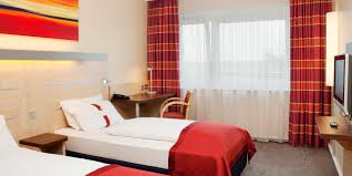 Das holiday inn stuttgart bereitet sich darauf vor. Hotels In Der Nahe Von Flughafen Stuttgart Str Holiday Inn Express Stuttgart Flughafen