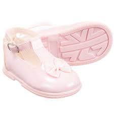Little Girls Pink First Walker Shoes By Early Days Made From Faux Patent Leather With A Pretty Satin Bow On T Walker Shoes First Walkers Girls Shoes