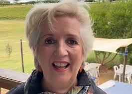 Federal Election 2022: Jane Caro: 'It's time for women to actually get in  there and do something about it'