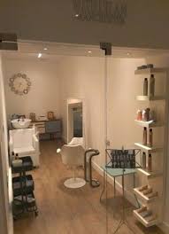 4 years ago, great lengths customer service gave me natalie's number at florida hair extensions to replace the horrible extensions i had put in at…. Hair Salon Design Ideas For Small Spaces Anazhthsh In 2021 Hair Salon Design Small Salon Designs Beauty Salon Decor