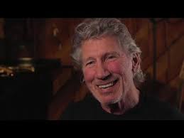 ROGER WATERS: INFORMALLY PLAYS & SINGS 'HAVE A CIGAR'.