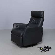 Got it in the mail today and hooked the battery pack up to the power converter of the recliner to charge. Recliner Armchair Black Leather 2000s Furniture Armchairs Chairs Auctionet