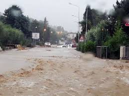 Oggi per l'intera regione codice giallo di allerta, secondo le previsioni meteo e relativo schema della protezione civile della puglia. Maltempo A Fiumicino Morta Una Donna A Bolzano Atleta Colpita Da Un Fulmine