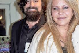 The Valley Line: More than 500 guests fill Empty House Party