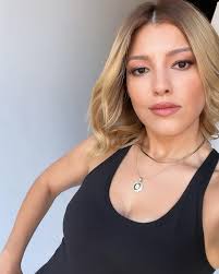 Nothing is real just vibes 🫶🏼🌸✨