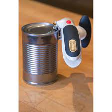 Your hands won't ever have to touch the lid with this handy opener featuring a magnet and release lever. Zyliss 20362 Lock N Lift Can Opener With Lid Lifter Magnet Zyliss Store Usa