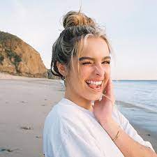 In january 2020, she signed with the talent agency wme. Google Image Result For Https Whatmobileno Com Wp Content Uploads 2020 02 75238440 100806328074413 812369055 Smile Girl Girl Pictures The Most Beautiful Girl