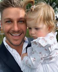 DOM (@domthomass) • Instagram photos and videos