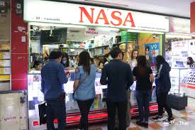 The glittering, technicolor expanse of the mbk mall is home to a place where you really can — and probably will — shop till you drop. On Tour New Zone In Mbk Center Gathering All Legendary Mobile Shops With One Stop Service Mbk Center