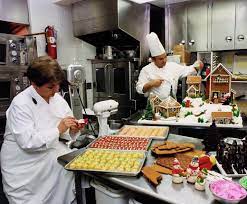 White House Pastry Chef Roland Mesnier And His Assistant Marlene Roudebush Holiday Recipes Holiday Cooking Gingerbread Recipe
