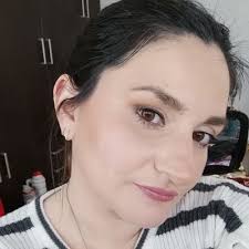 Vanessa Benedetti (@vanegbenedetti)