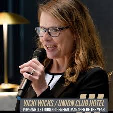 Vicki Wicks's Instagram, Twitter & Facebook