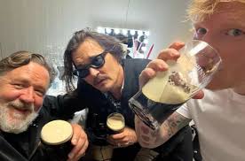 A Gladiator, A Pirate, and A Gingerbread Musical Genius walk into a bar  🗡️🏴‍☠️🎵