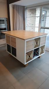 Onze Ikea Hack Een Keukeneiland Of Werkblok Gemaakt Van 2 Keer 2x2 Kallax Kastjes En 1 2x4 Kallax Waarvan We Ze Ingekort Hebben Naar En 2021 Mobiliario Manualidades