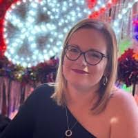 Katherine Medley's Instagram, Twitter & Facebook