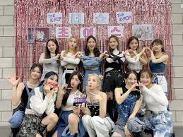 Just a couple of very simple desktop wallpapers i made. 480 Loona Ot12 Ideas In 2021 Korean Girl Groups Odd Eyes Olivia Hye