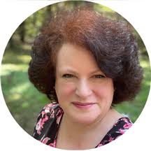 Elaine Dilbeck's Instagram, Twitter & Facebook