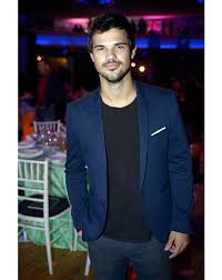 Black Blazer Outfit Men Taylor Lautner Wearing Blue Blazer Black Crew Neck T Shirt Navy Chinos White Pocket Square Blue Blazer Outfit Men Blue Blazer Outfit Blazer Outfits Men