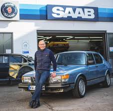 Zwart technische informatie aantal cilinders: Oldtimer Fans Erhalten Saab 900 Turbo Cabrio Am Leben Welt