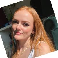 Eva Cummings's Instagram, Twitter & Facebook