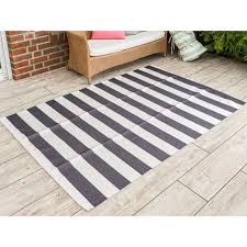 Der teppich schwarz lässt sich einfach günstig online kaufen. Outdoor Teppich Streifen 140x200 Au Maison Hier Kaufen