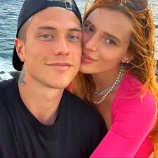 Singer of benji & fede. 10 Things To Know About Bella Thorne S Fiance Benjamin Mascolo E Online Deutschland