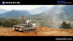 Un m26 dragon wagon tank transporter américain a pris en remorque ce panther déchenillé. Smoke Screen K2 Black Panther On Make A Gif