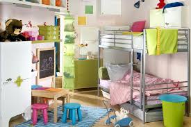 Tempat tidur tingkat minimalis ini memiliki desain yang tidak tinggi sehingga memudahkan anak untuk naik ke ranjang. 5 Pilihan Tempat Tidur Tingkat Untuk Kamar Anak Dan Harganya Halaman All Kompas Com