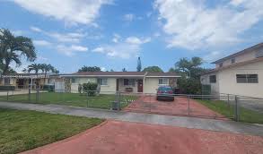 3915 SW 87th Pl, Miami, FL 33165