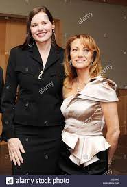 This is a list of american actress, advocate, executive producer, and former model geena davis. Geena Davis Und Jane Seymour Vision 2020 Feiern Der Frauen Konferenz Verfassung Am Drexel University Philadelphia Stockfotografie Alamy