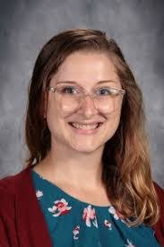 Ellie Dunlap's Instagram, Twitter & Facebook