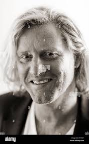 Tom McEwan Jeweler Master Goldsmith workshop making Stock Photo