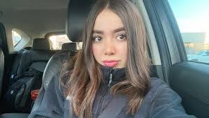 Melissa Corrales's Instagram, Twitter & Facebook