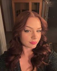 Jocelyn Stone's Instagram, Twitter & Facebook