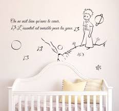 Publié en 1943 à new york simultanément à sa traduction anglaise, c'est une œuvre poétique et philosophique sous l'apparence d'un conte pour enfants. Citation Le Petit Prince Se Transmet Entre Deux Generations