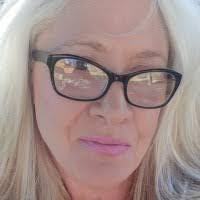 Kim Lueck's Instagram, Twitter & Facebook