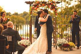 Elopements Niagara Crossing Hotel Spa Hotel Near Niagara Falls Usa