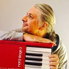 Hello to all,, what brand piano is the Royal Grand 3d? Thx,,,