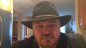 Tatăl său era muncitor la uzinele steagul roșu din brașov, mama sa țesătoare la partizanul roșu este unicul copil al familiei. Victor Socaciu Politic Ziare Com Mobile