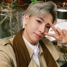 He slaps him lightly for startling him. Renjun Selca Nct Wattpad Selebritas