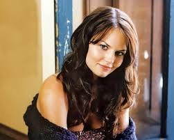 Teardrop de massive attackcette vidéo de doit pas être. 14 01 Casting Jennifer Morrison Cameron Revient Dans Dr House A Decouvrir