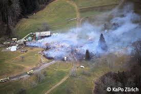 Alpine snowboarding is a small niche of the sport of snowboarding. Feuer Zerstort Ganzen Weiler Feuerwehr Magazin Feuerwehr Magazin