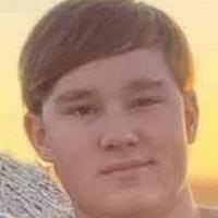 Alexis Reis's Instagram, Twitter & Facebook