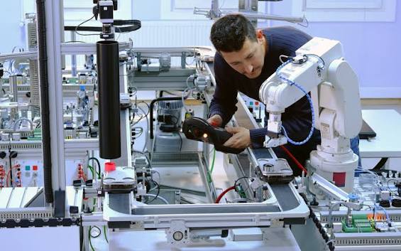Robotics Technician | Science & Engineering Career