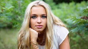 Sometimes, the color of your eye can be due to your genes or genetic reasons as well. Beautiful Green Eyed Girl With Blond Hair Wallpapers And Images Wallpapers Pictures Photos