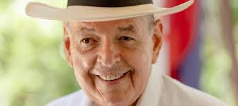 Raimundo Angulo dice que autoridades buscaban a narcos en reinados